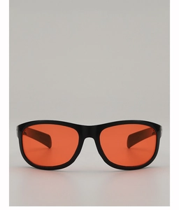 Détail de lunettes de soleil de sport surdimensionnées noir mat avec verres orange vif