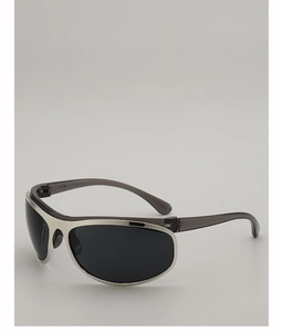 Detail view of model JH18202 silver frame Y2K sunglasses with lens size parameters