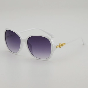 Schicke Damen Oversize Sonnenbrille in Weiß mit lila Verlaufsgläsern und Goldakzenten