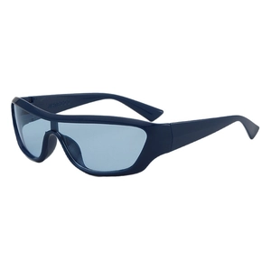 Lunettes de soleil de sport Y2K monture bleu foncé et verres bleu clair angle 45 degrés