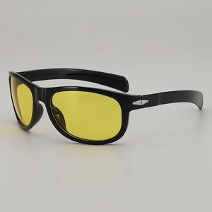 Lunettes de cyclisme sportives avec monture noire mate et verres jaunes de nuit