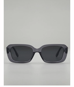 Vue de face de lunettes de soleil rectangulaires gris translucide avec verres anti-UV