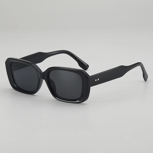 Lunettes De Soleil Carrées Vintage Protection UV400 Monture PC Verres AC Mode Rivet Petite Monture Pour Voyage