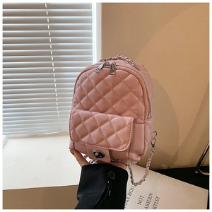 Mini zaino rosa trapuntato in pelle PU con elegante tracolla a catena metallica