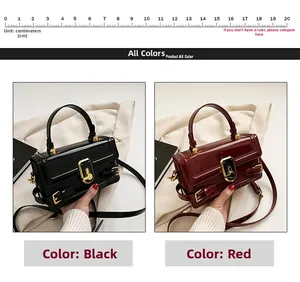 Détails de sacs rectangulaires brillants en noir et rouge avec fermoir doré