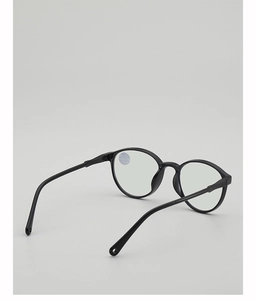 Detailansicht der runden schwarzen Lesebrille mit Blaulichtfilter-Resin-Gläsern