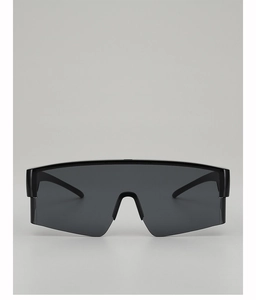 Vorderansicht der mattschwarzen Radsport-Sonnenbrille mit dunkelgrauen Gläsern