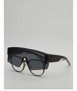 Detailansicht der Fahrradsonnenbrille mit braunen Gläsern und Überbrillenrahmen