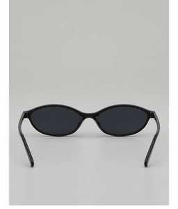 Detailansicht der Vintage-Oval-Sonnenbrille mit schwarzem Rahmen und grauen Gläsern