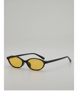 Detailansicht einer Retro-Oval-Sonnenbrille mit schwarzem Rahmen und gelben Gläsern