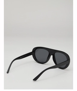 Detail view of model ZN3018 black oversized aviator sunglasses showing temple inner specifications