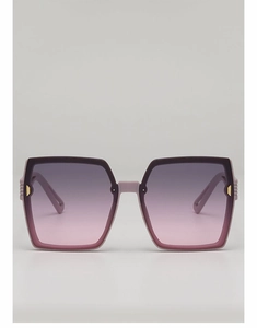 Détail de lunettes de soleil carrées avec verres dégradés violets et accents en métal doré