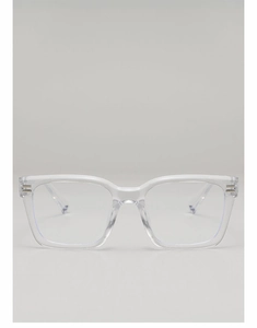 Détail de lunettes carrées transparentes avec verres anti-lumière bleue et charnières argent