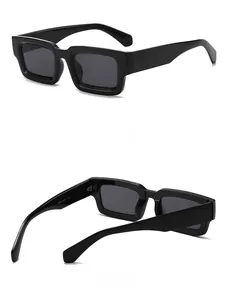 Détails avant et arrière de lunettes de soleil carrées vintage avec branches larges