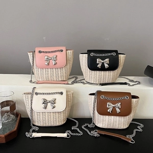 Mini Sac Bandoulière En Paille Pour Femme Avec Rabat En Cuir PU Et Noeud Métallique Sac À Épaule Tissé Vacances Été