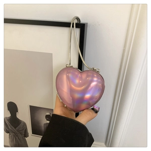 Mini sac à main holographique rose en forme de cœur avec bandoulière chaîne argentée