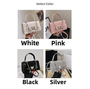 Choix de couleurs pour mini sac carré en blanc, rose, noir et argent crocodile
