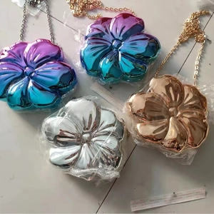 Women Evening Bag Dimensional Flower Shaped Retro Radio Design Metallic Chain Strap Fashion Party Handbag