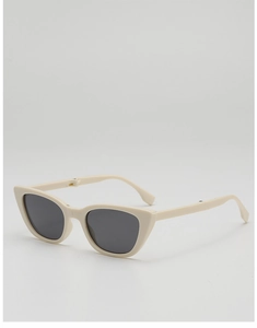Detail of foldable kids sunglasses with cream cat-eye frame and hinges