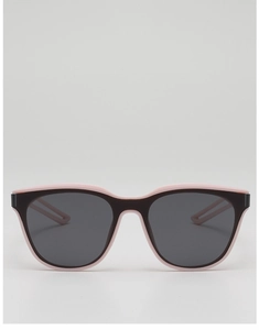 Detailansicht der pink-schwarzen Sport-Sonnenbrille mit zweifarbigem Rahmen und Gläsern