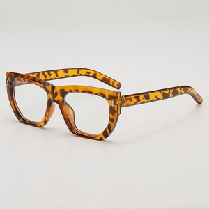 Retro tortoiseshell square frame glasses with thick acetate for a stylish look