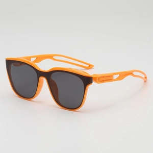 Orange Kinder-Sportsonnenbrille mit hohlen Bügeln und dunkelgrauen Gläsern