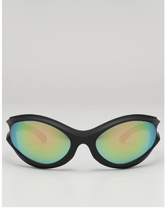 Close-up of Y2K punk sports sunglasses featuring matte black frames and vibrant gradient lenses