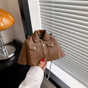 Mini sac créatif en forme de veste marron avec chaîne argentée et clous décoratifs