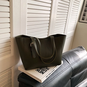 Grand sac fourre-tout vert olive en cuir PU mat avec doubles bretelles d'épaule