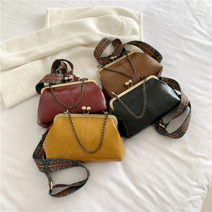 Vintage Doctor Crossbody Bag PU Leather Kiss Lock Bohemian Wide Strap Retro Shoulder Handbag For Women