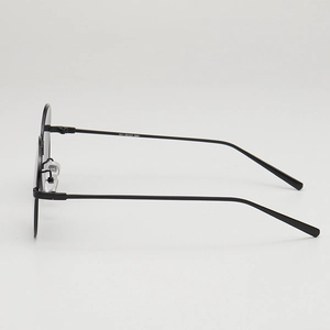 Retro round black metal frame sunglasses with minimalist slim temples for a vintage style