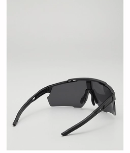 Détail des lunettes de cyclisme enfant avec branches antidérapantes et marquage technique