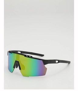 Détail de lunettes de soleil sport enfant avec monture noire mate et verres colorés