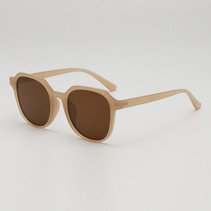 Occhiali da sole chic beige da donna con lenti marroni e protezione UV 2025