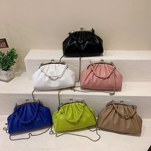 Sac Nuage Plissé En Cuir PU Sac À Main Kiss Lock Pour Femmes Sac À Bandoulière Rétro Avec Chaîne En Métal