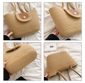 Détails du sac cabas en paille tissée avec rabat en cuir marron et bouton perle