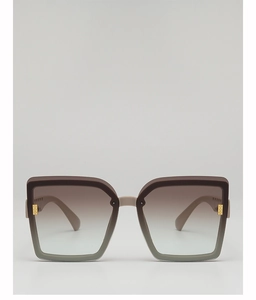 Vue de face de lunettes de soleil carrées surdimensionnées avec dégradé et détails métal