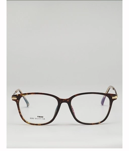 Detail of tortoiseshell TR90 square eyeglass frame with durable metal hinges
