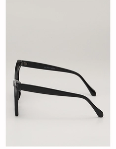 Detailed side view of black cat-eye sunglasses frames with model specifications