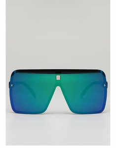 Détail de lunettes de soleil masque avec verres dégradés bleu-vert et pont en argent