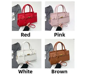 Sacs à main en cuir grainé rouge, rose, blanc et marron avec fermoirs métalliques