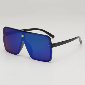 Lunettes de soleil bouclier miroir bleues surdimensionnées avec monture noire