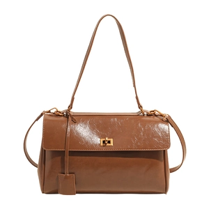 Brown vintage oil wax leather shoulder bag with gold twist lock and large capacity
