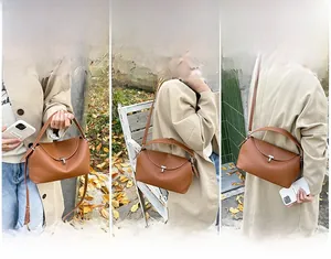 Trois façons de porter le sac en cuir marron: à la main, à l'épaule et en bandoulière