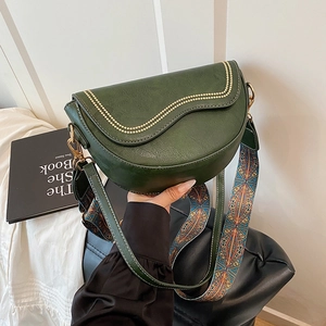 Sacoche selle vert foncé en cuir PU avec clous ondulés et large sangle à motifs
