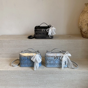 Bolso Vanity de Mezclilla con Diamantes para Mujer Bolso de Mano Tipo Caja Bandolera con Lazo de Perlas y Encaje Bolso PU