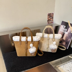 Faux Fur Trim Plush Handbag Suede Leather Bucket Shoulder Bag With Pompom Heart Pendant Winter Chic For Women