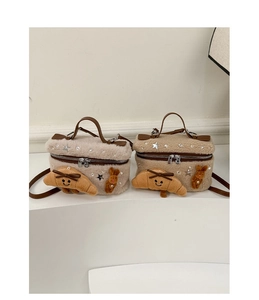 Détails des sacs bandoulière en peluche avec broderie lapin et pain et breloques en perles