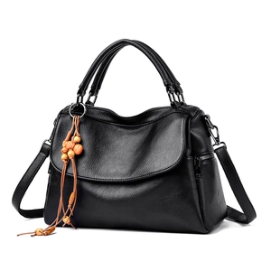 Sac à main vintage en cuir noir à motif litchi avec décoration de perles en bois orange
