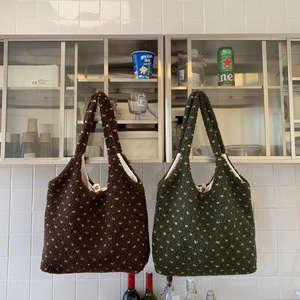 Fleece tote bag with heart patterns in dark coffee and green for autumn winter season